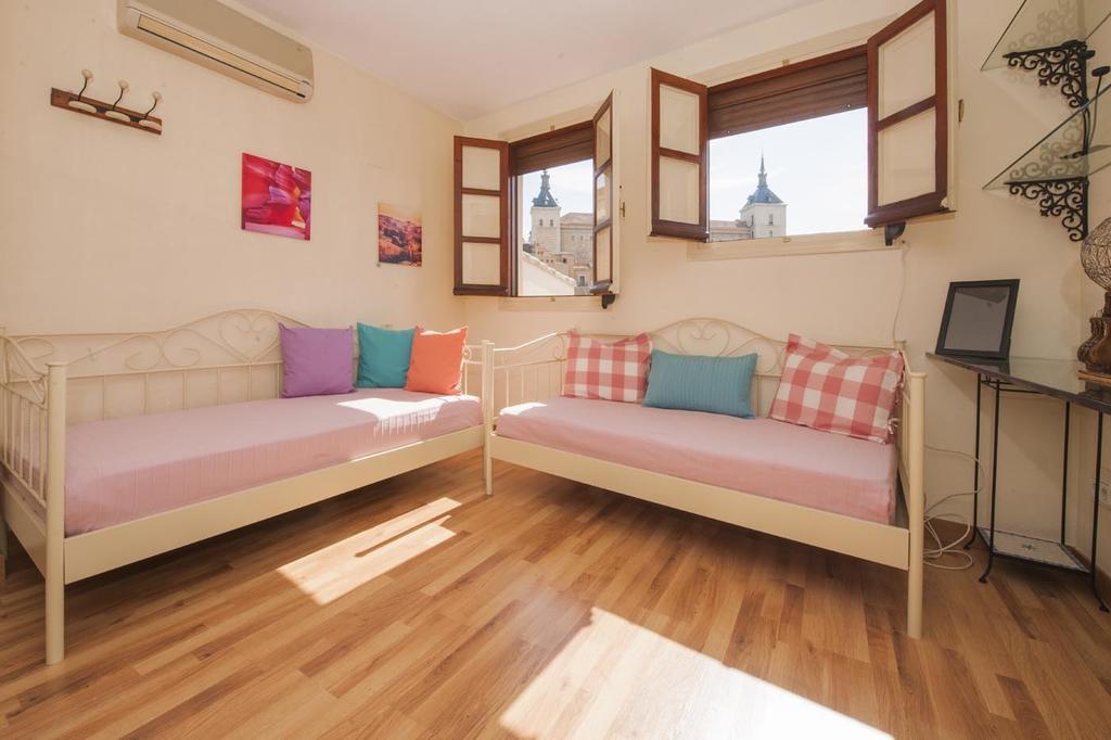 Atico-Terraza Imperial Apartment Toledo Ruang foto